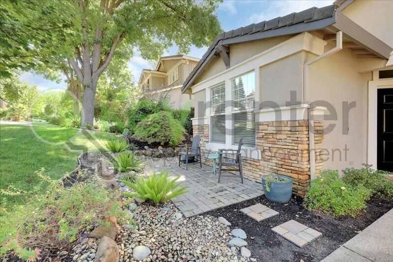 4510 Pheasant Ln - Photo 2 of 47