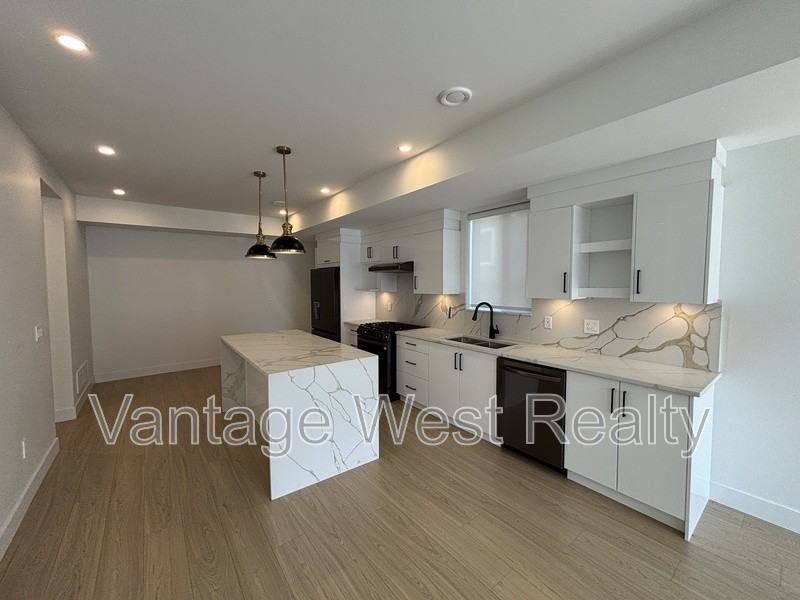 830 Lawson Avenue - Photo 2 of 14