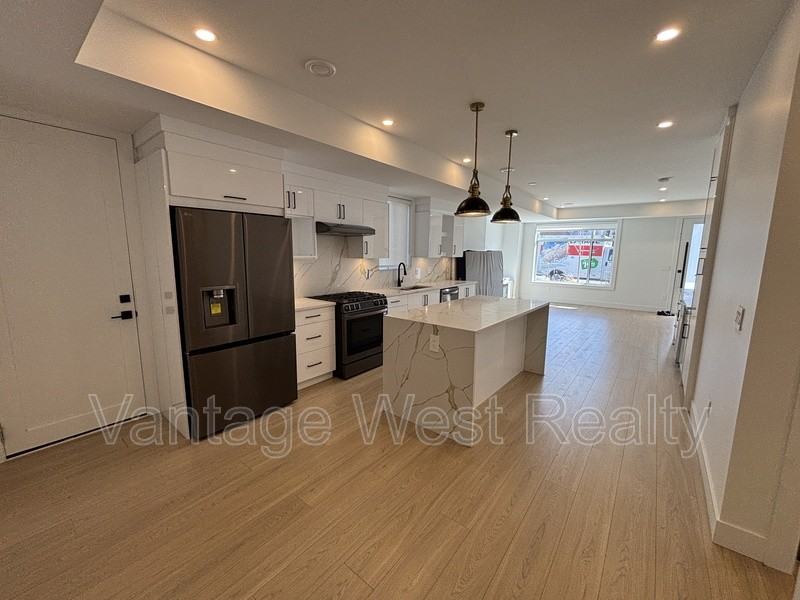 830 Lawson Avenue - Photo 3 of 14