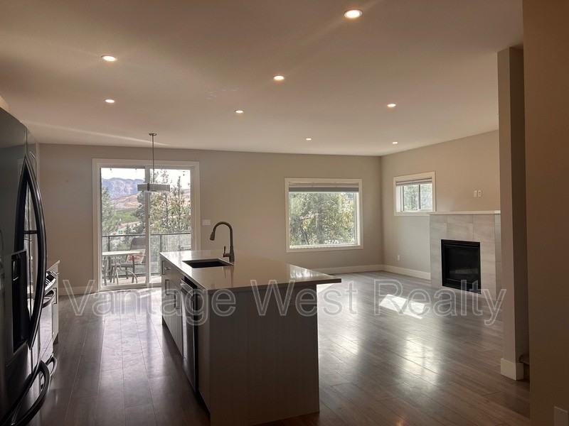 3727 East Kelowna Road - Photo 3 of 21