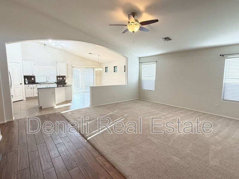 605 E Nancy Ave - Photo 3 of 28