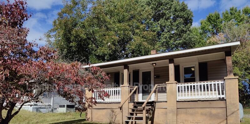 2713 Old Greensboro Rd - Photo 2 of 13