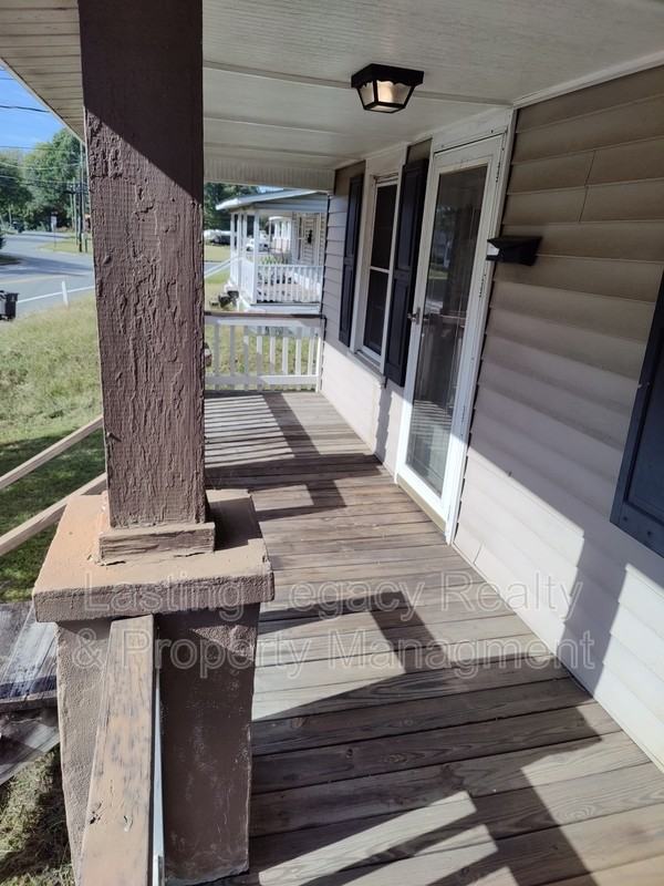 2713 Old Greensboro Rd - Photo 4 of 13