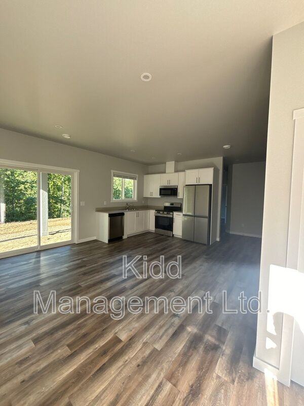 6203 Monterey Rd W - Photo 2 of 10