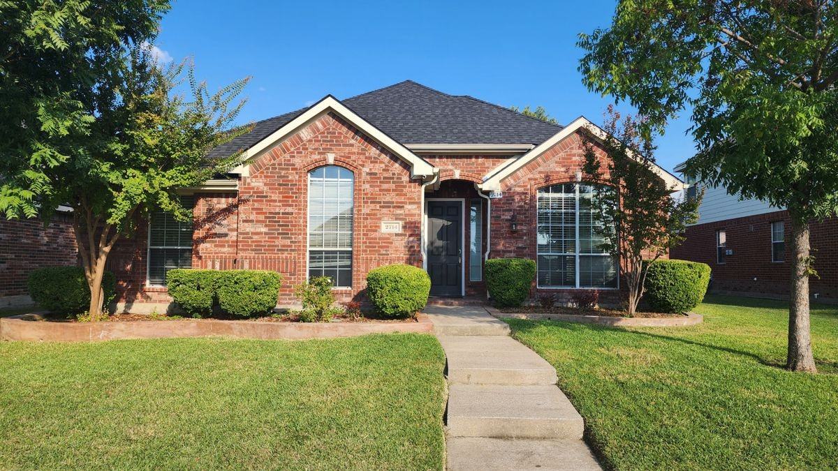 2714 Cedar Brook Dr - Photo 2 of 12