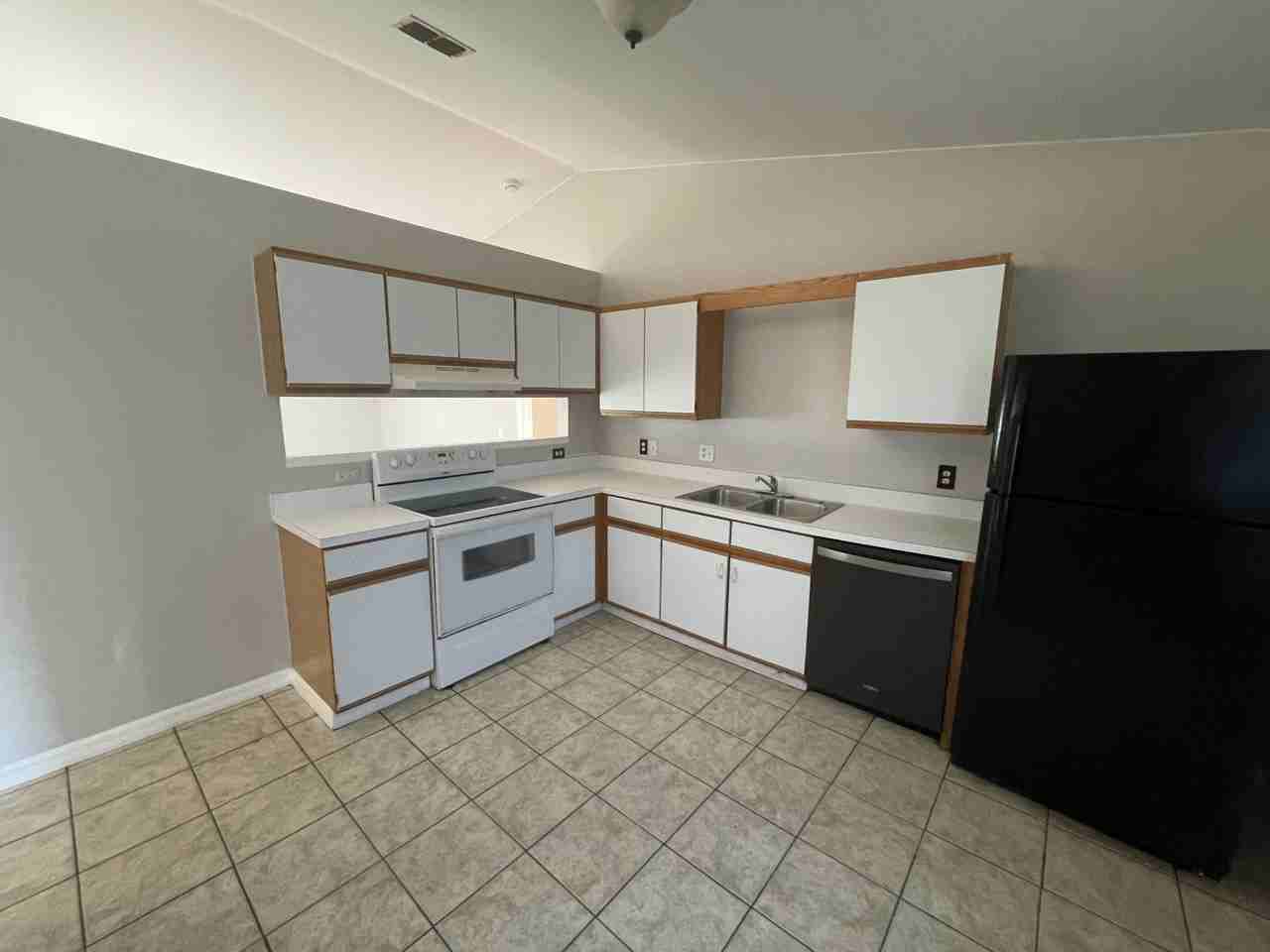 1409 Sw 11th Pl - Photo 2 of 16