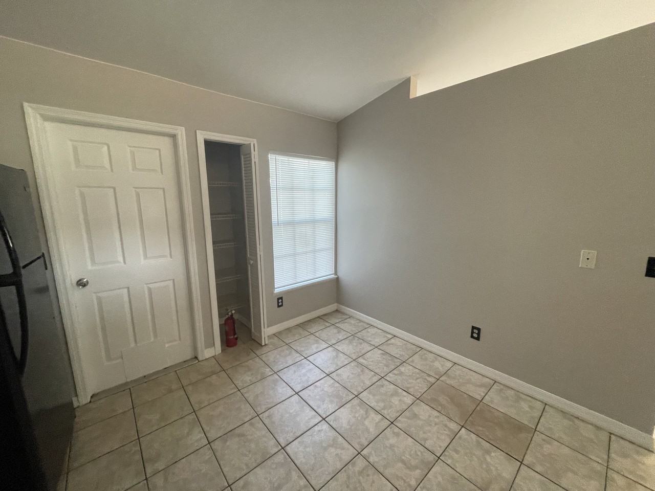 1409 Sw 11th Pl - Photo 3 of 16