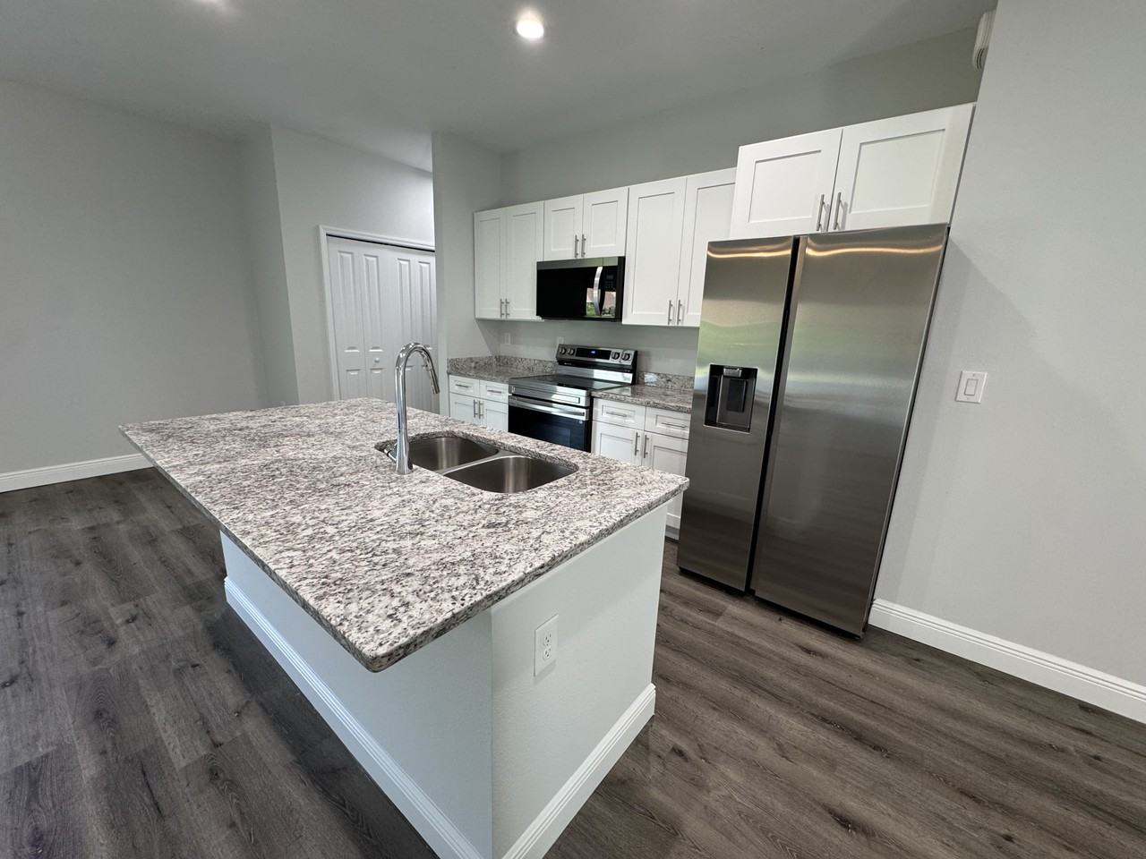 7105 Princeton Street - Photo 3 of 26