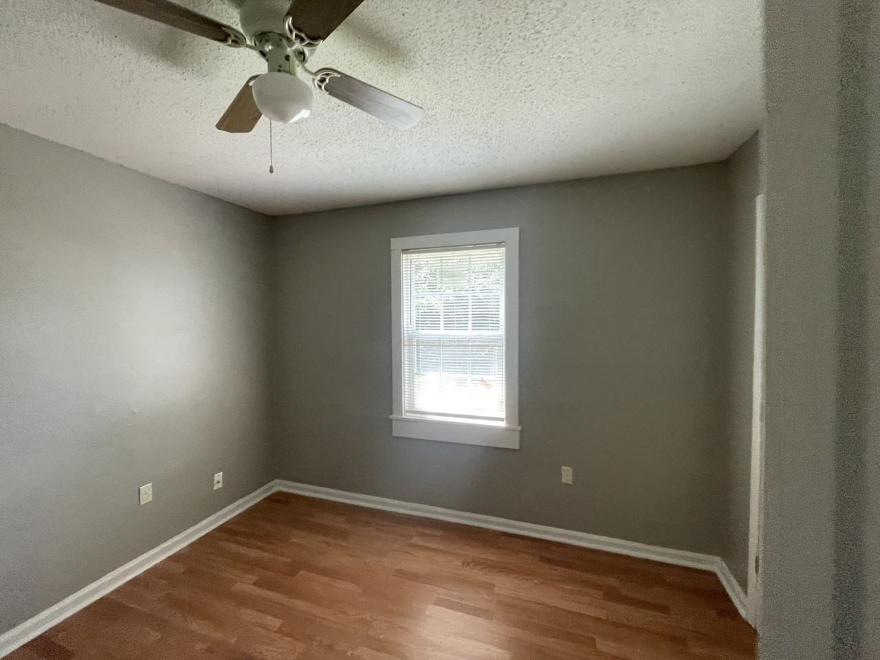 684 Boston St - Photo 6 of 6