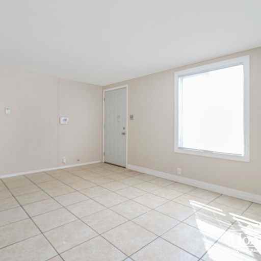 1515 E Fox St - Photo 4 of 17