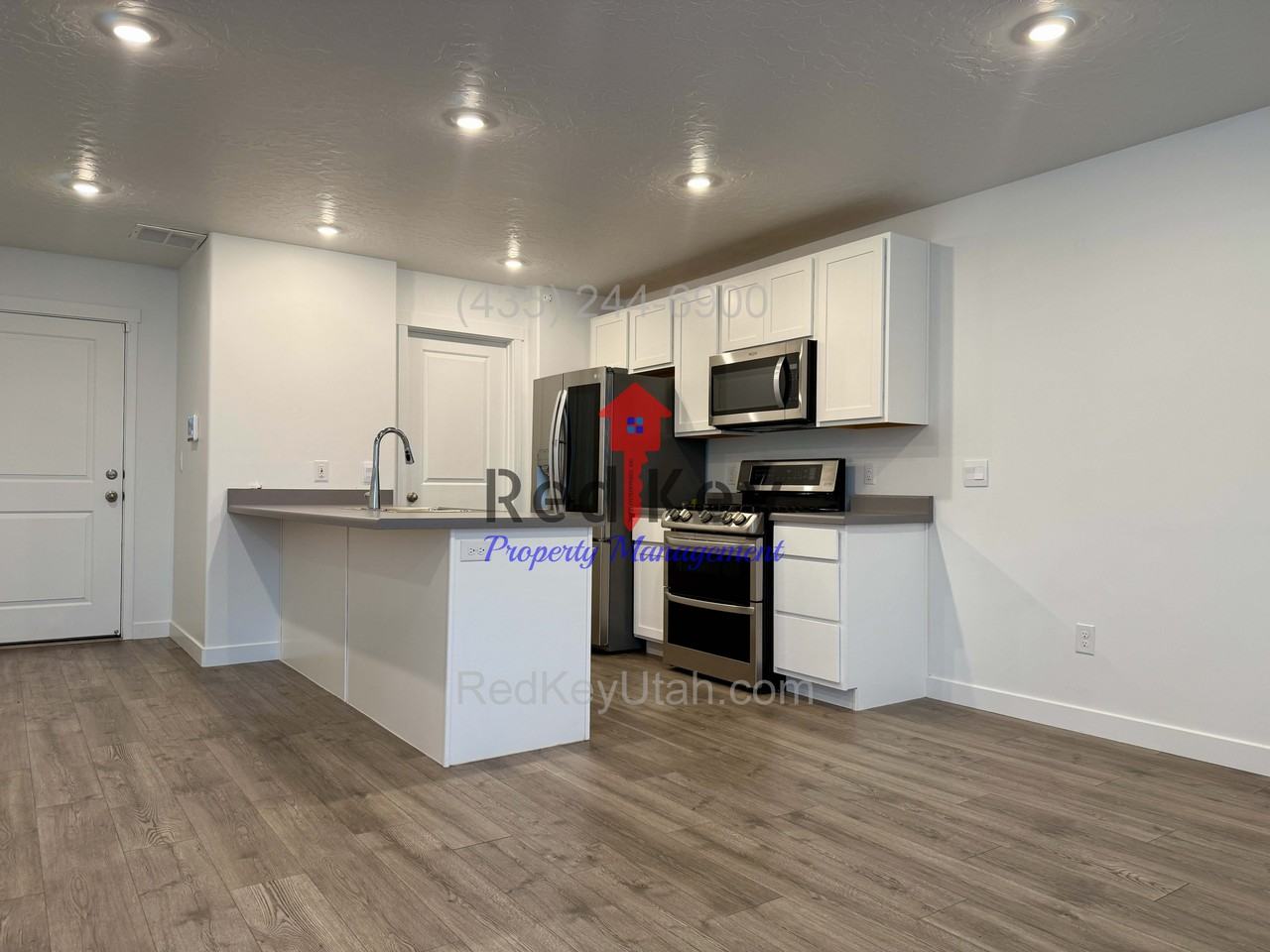 1972 N Blue Iris Ave - Photo 3 of 17