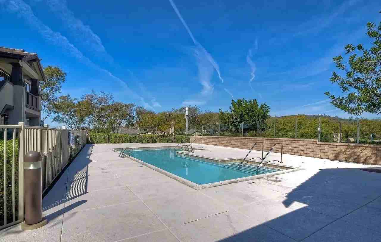 16916 Hutchins Lndg - Photo 3 of 14