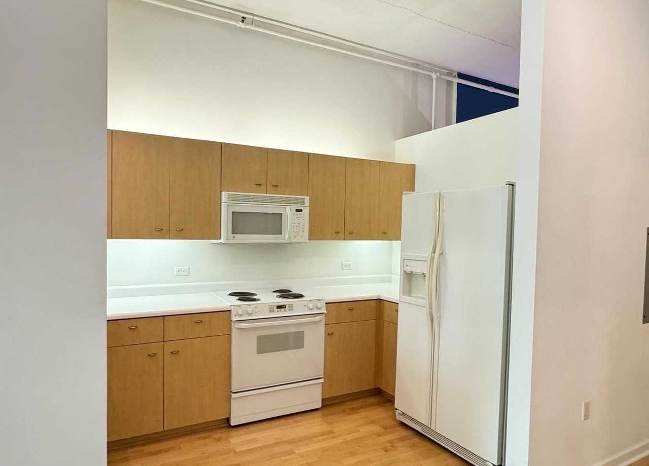 301 Bryant St - Photo 2 of 5