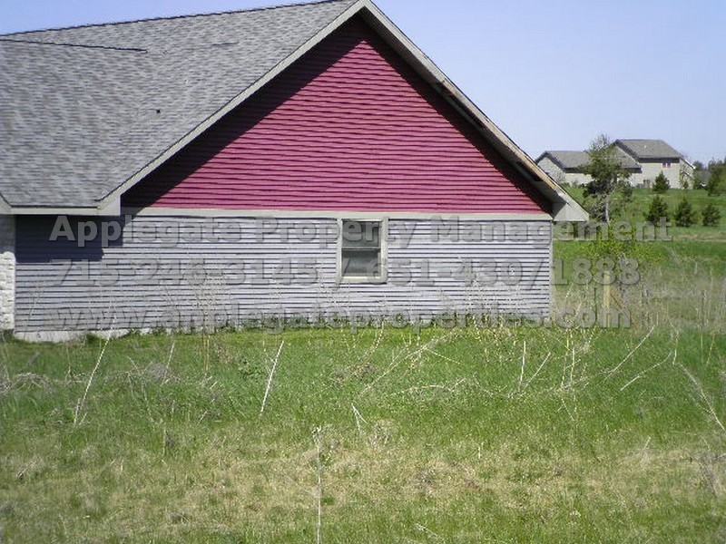 1300 146Th Ave - Photo 5 of 6