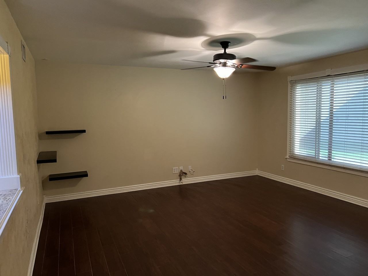 4573 South Mill Avenue - Photo 3 of 32