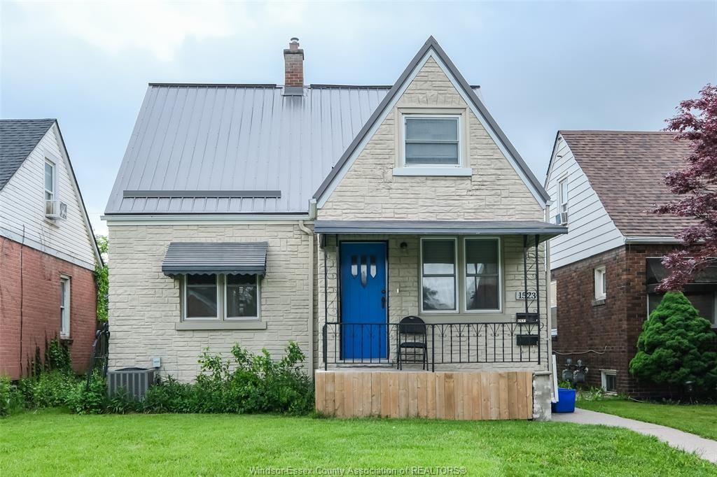 1523 Benjamin Ave - Photo 2 of 23
