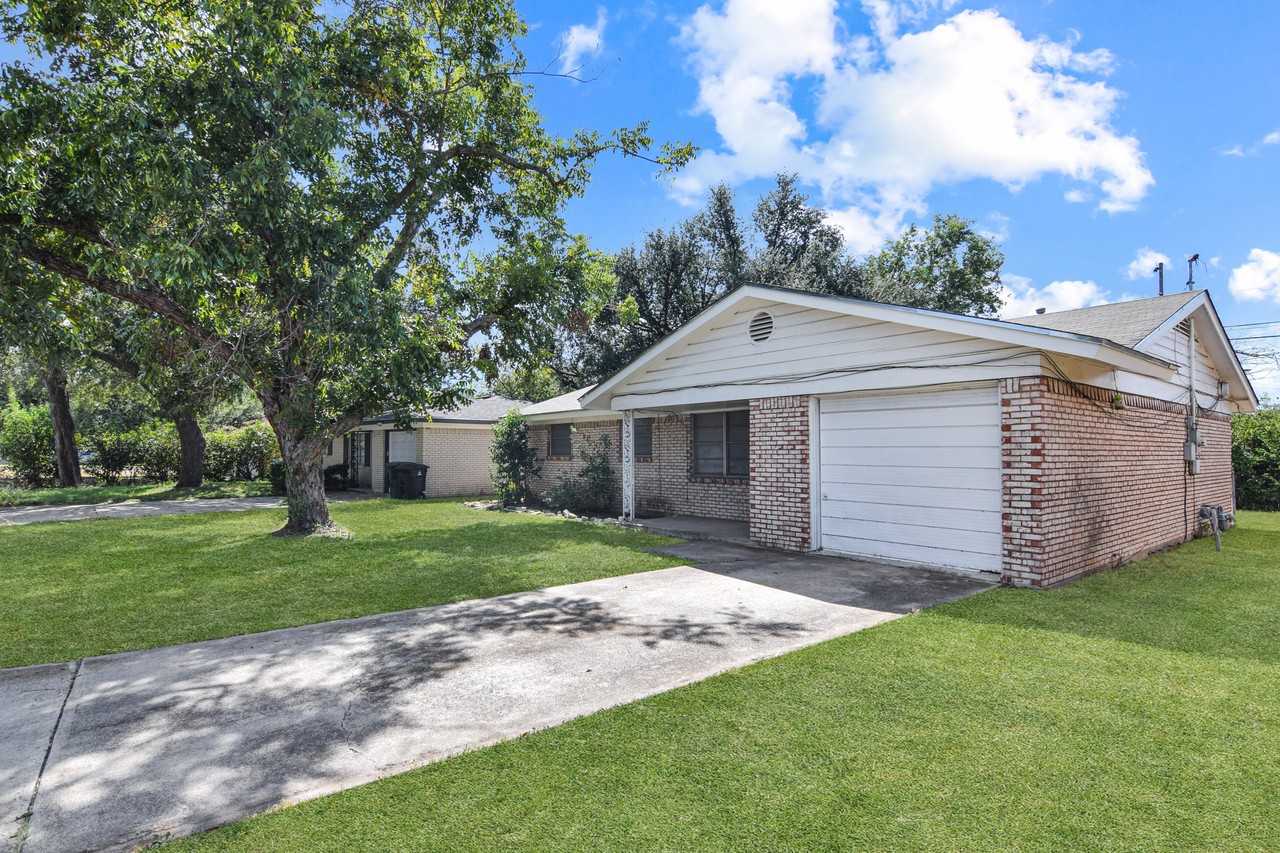 3009 Glenwood Dr - Photo 2 of 16