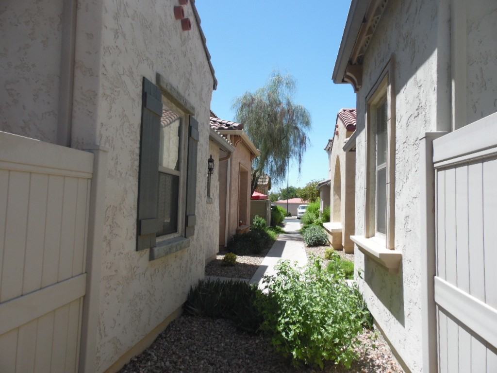 8472 W Lewis Ave - Photo 5 of 50