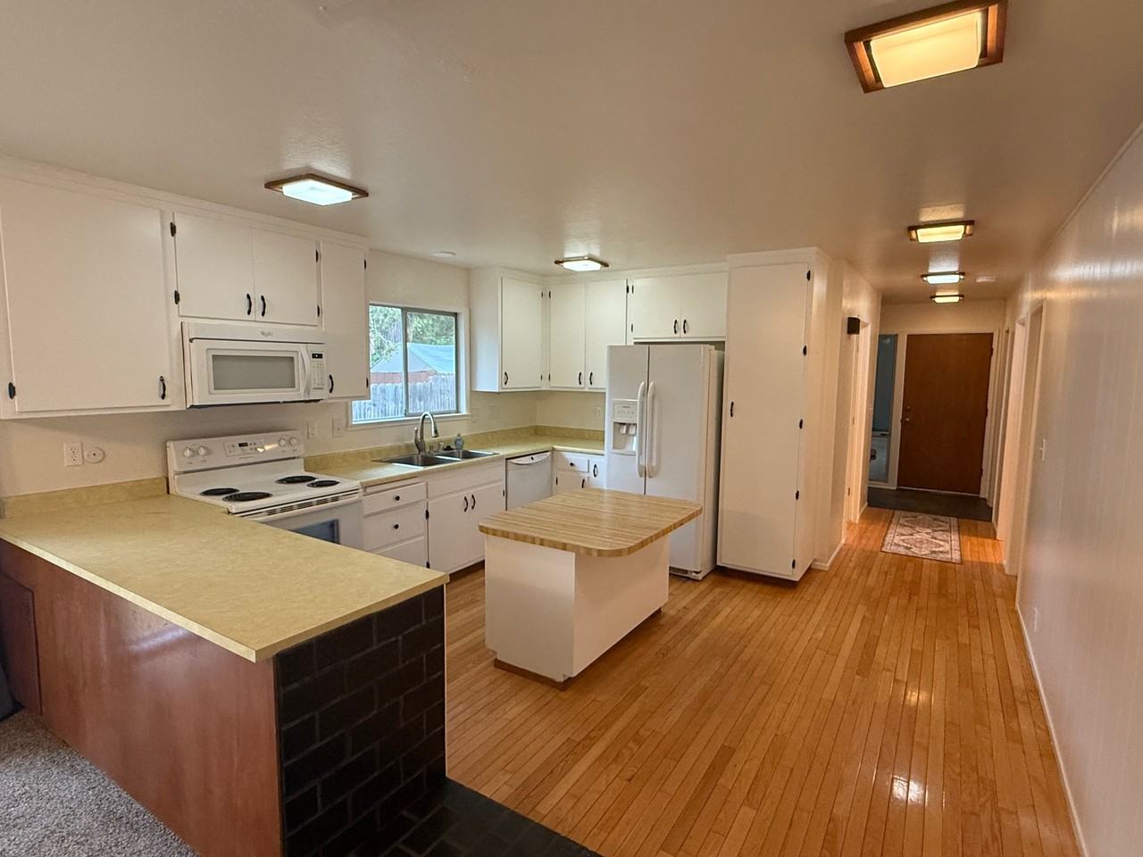 11180 Quail Dr - Photo 2 of 12