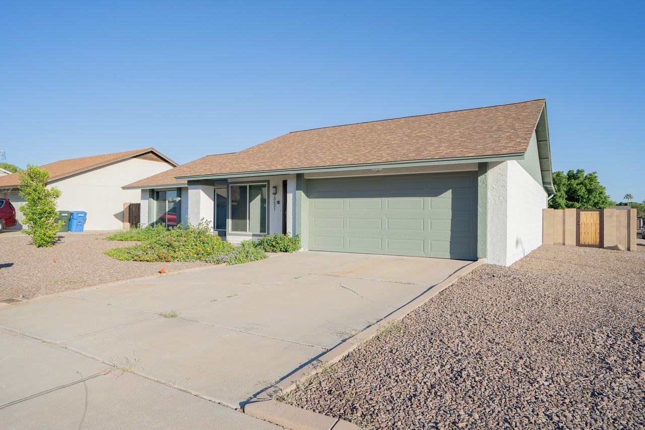 20631 N 16th Ave - Photo 3 of 32