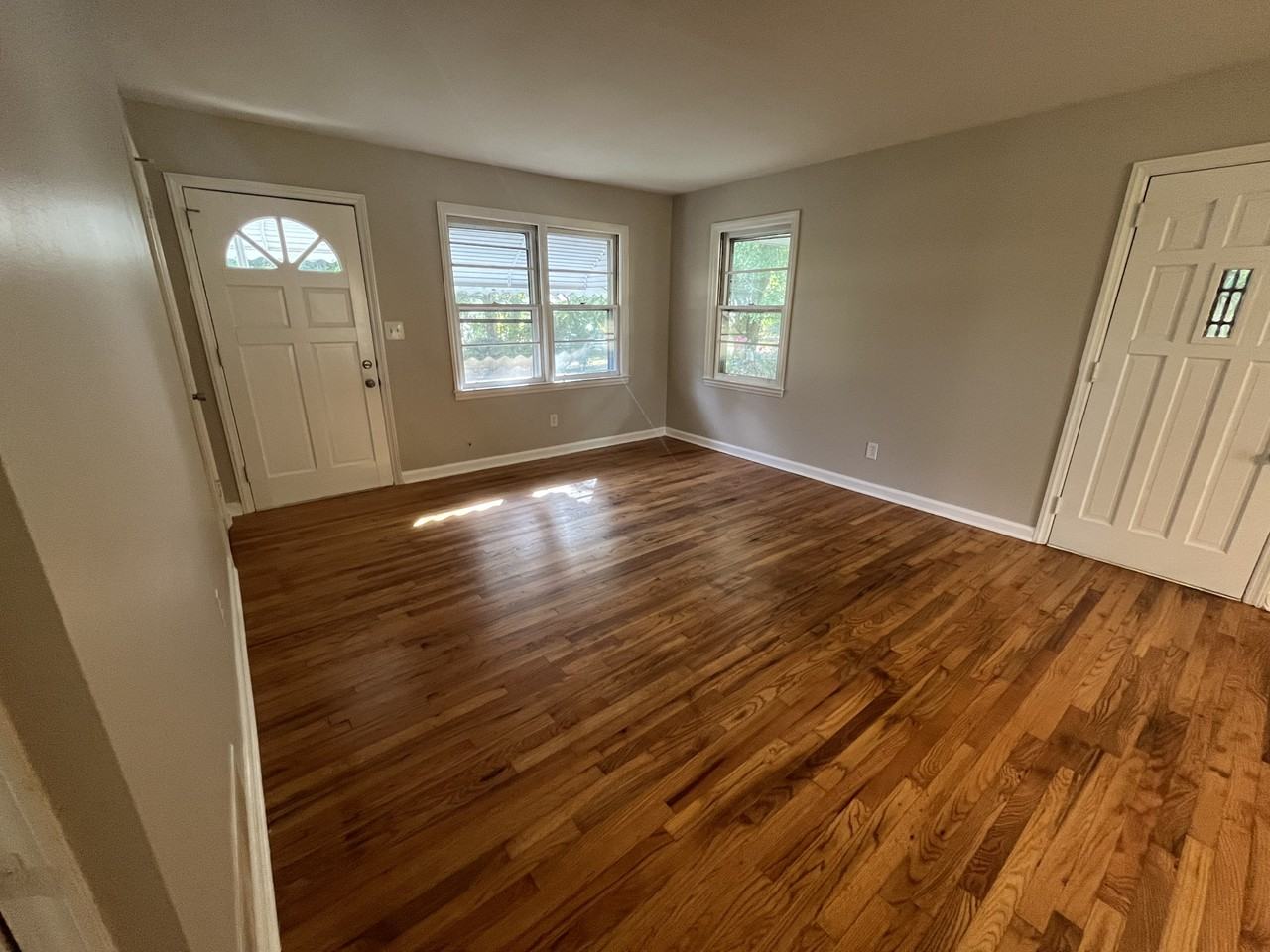 1148 Center St Sw - Photo 6 of 45