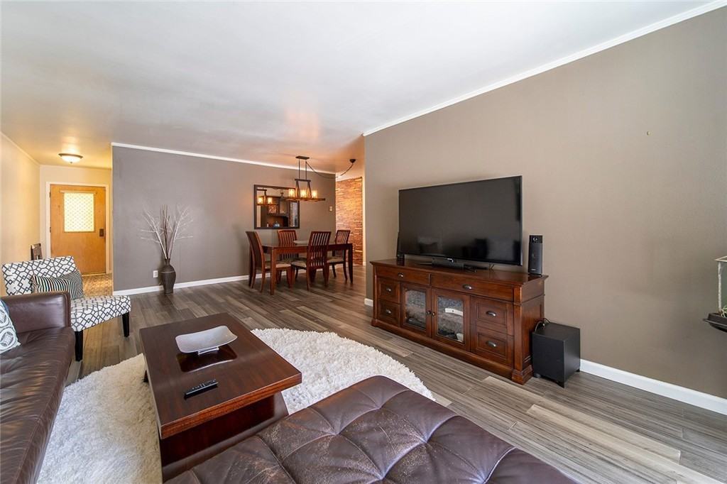 2121 E 1St St - Photo 3 of 15