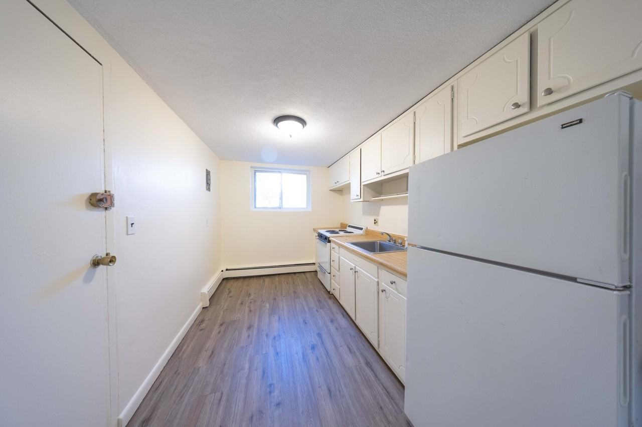 36 Westgate Rd #1 - Photo 5 of 12