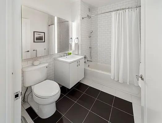 Pine St #4606 - Photo 4 of 20