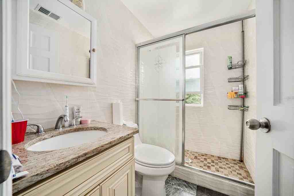 72 Standish Avenue - Photo 2 of 8