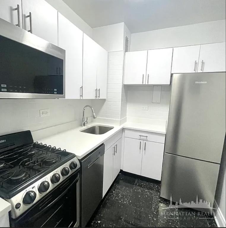 E 57th St #8D - Photo 2 of 8