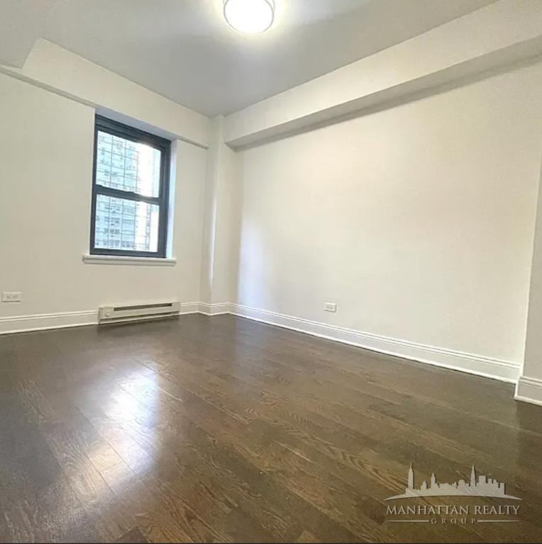 E 57th St #8D - Photo 7 of 8