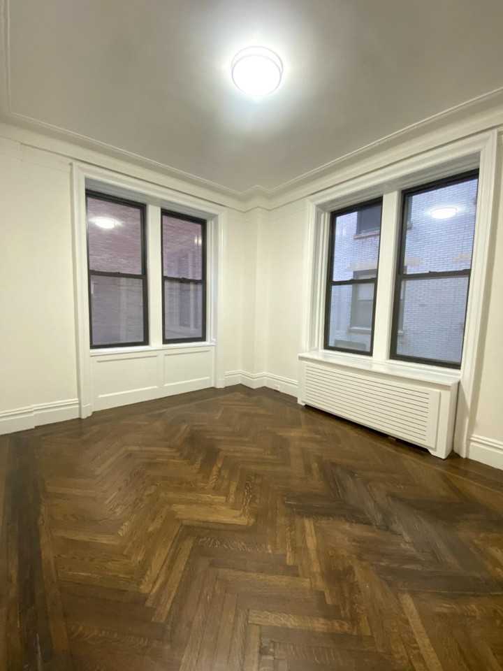 West 58th Street #05C - Photo 2 of 8