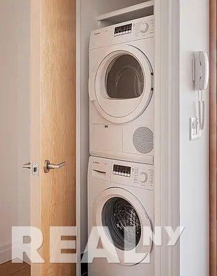 W 54th St #1915 - Photo 3 of 4