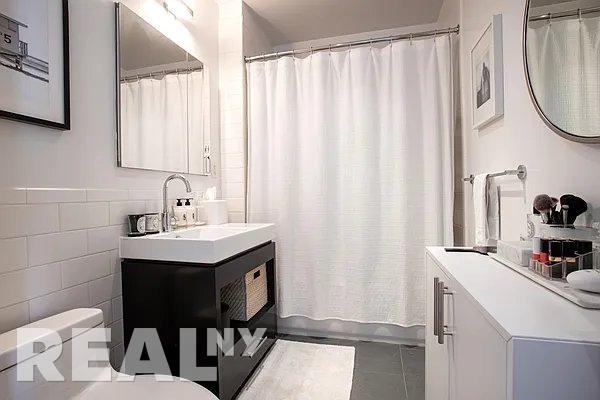 W 54th St #1915 - Photo 4 of 4