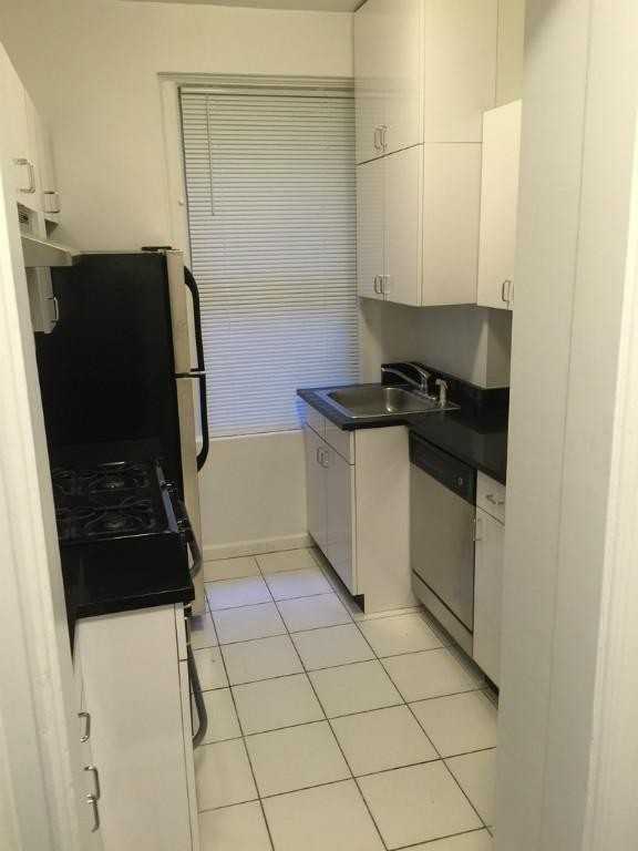 E 37th St #6C - Photo 2 of 4