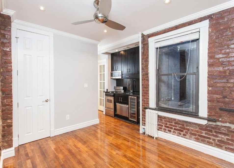 E 13th St #5C - Photo 2 of 6