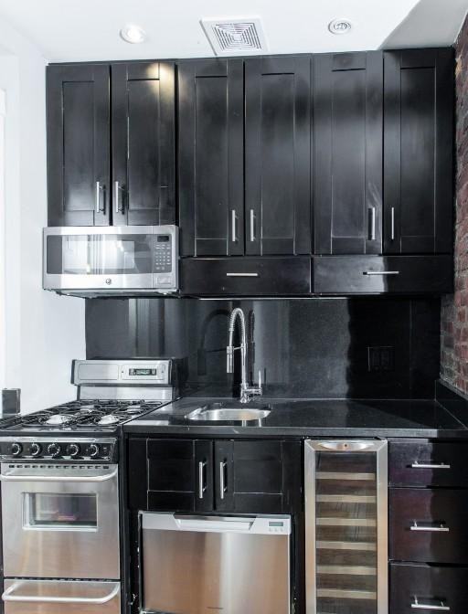 E 13th St #5C - Photo 3 of 6