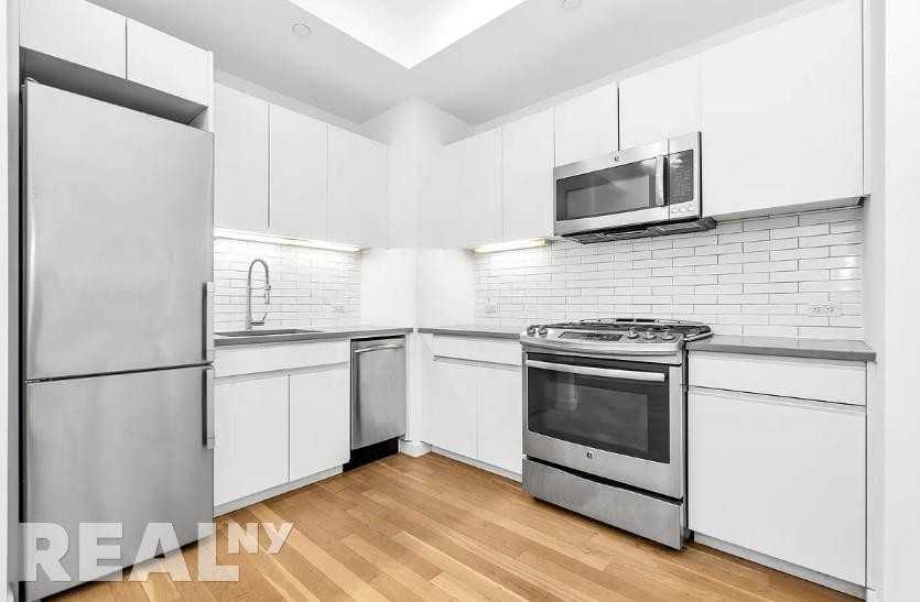 E Houston St #1A - Photo 3 of 4