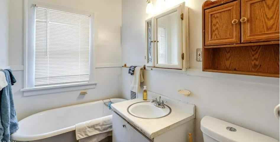 14300 Darwin Ave - Photo 5 of 10