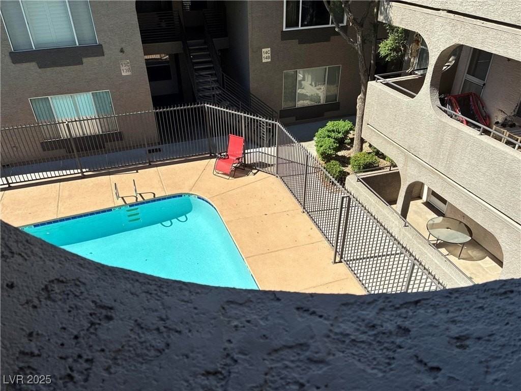 701 Capri Dr #5C - Photo 6 of 8