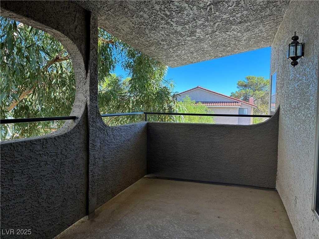 701 Capri Dr #5C - Photo 7 of 8