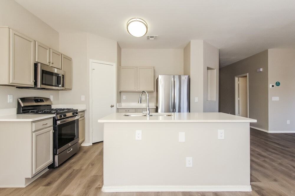 7397 W Solano Dr N - Photo 5 of 16