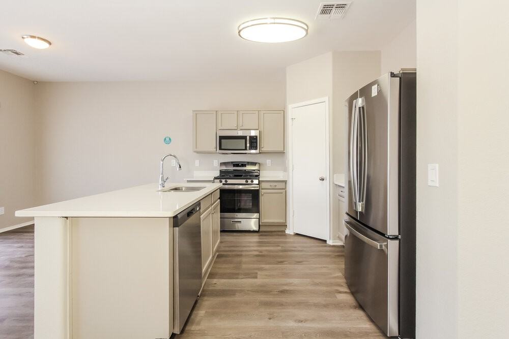 7397 W Solano Dr N - Photo 6 of 16