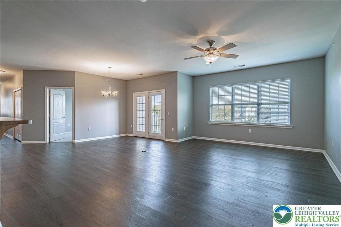 6885 Pioneer Dr - Photo 6 of 28