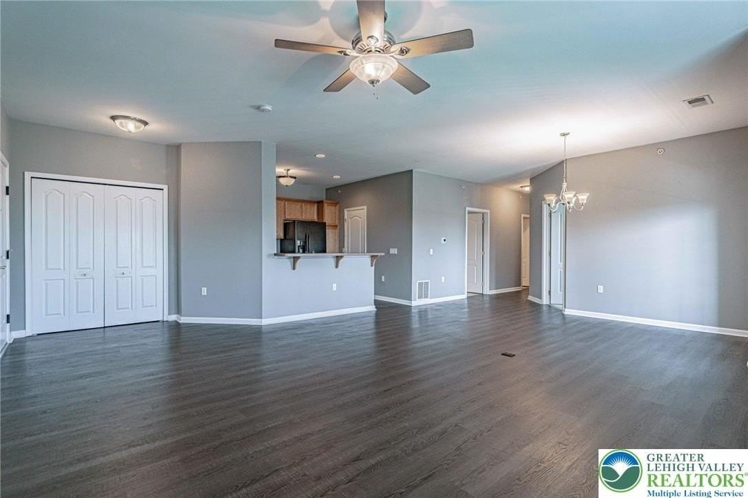 6885 Pioneer Dr - Photo 7 of 28