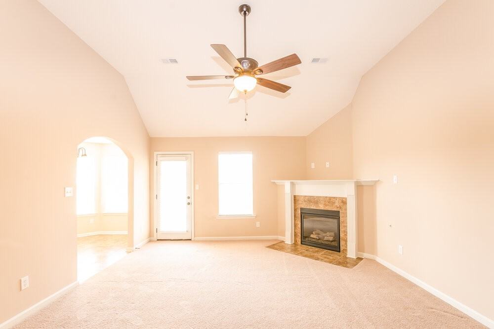 2847 Flora Lee Dr S - Photo 2 of 16