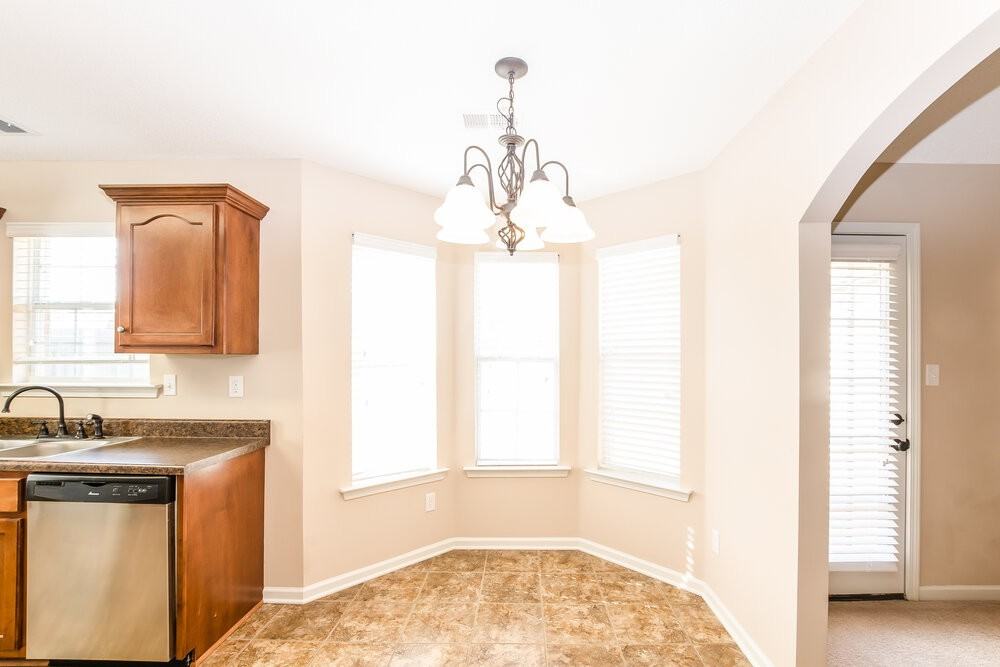 2847 Flora Lee Dr S - Photo 3 of 16