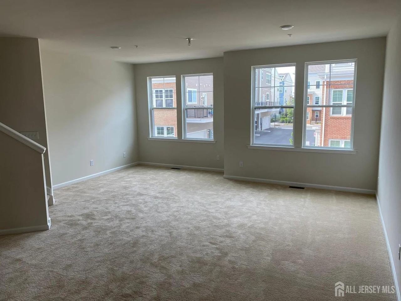 65 Cannon St - Photo 4 of 18