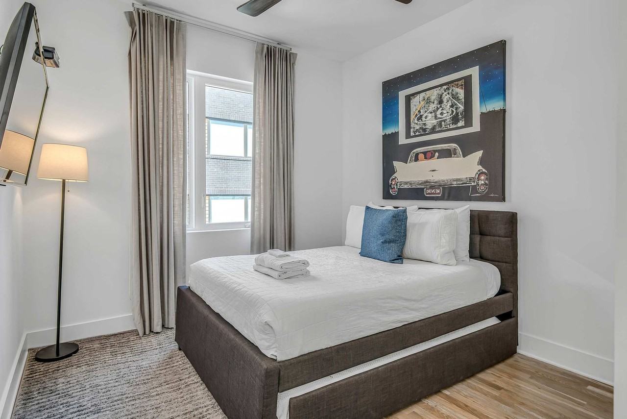 2807 Delaware Ave #1051682P - Photo 7 of 35