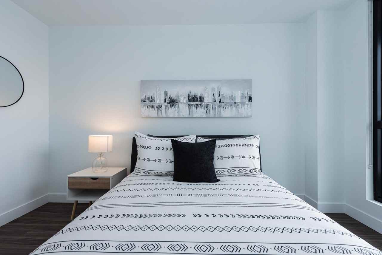 1399 Av Argyle #1261790P - Photo 7 of 37